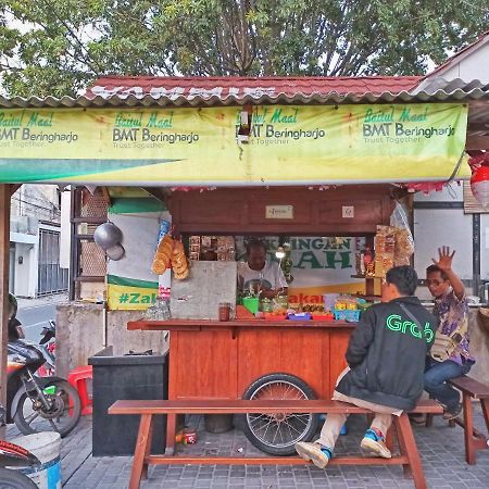 Manggolo Homestay Syariah Yogyakarta Luaran gambar