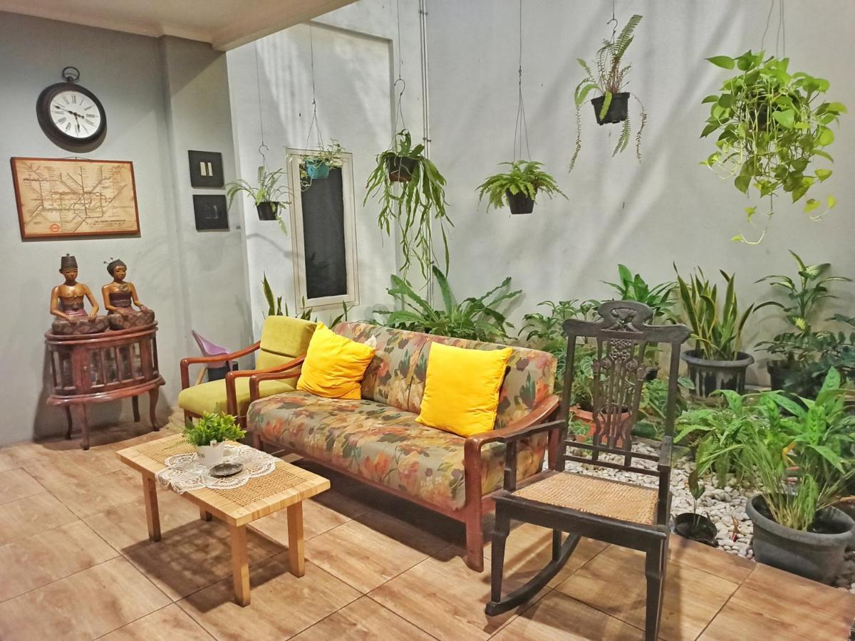 Manggolo Homestay Syariah Yogyakarta Luaran gambar